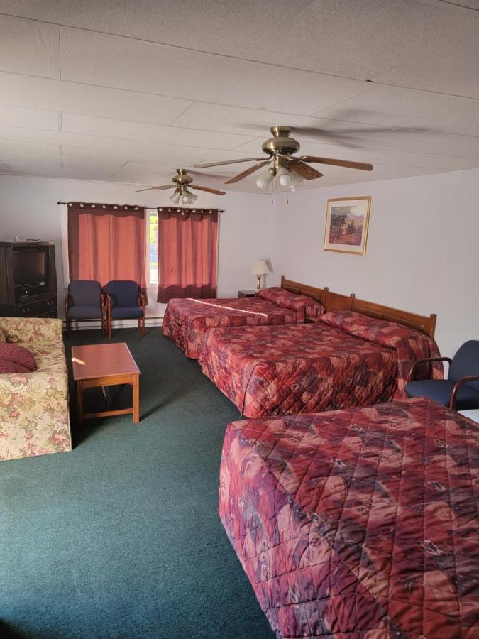 Gateway Motel Gananoque Extérieur photo