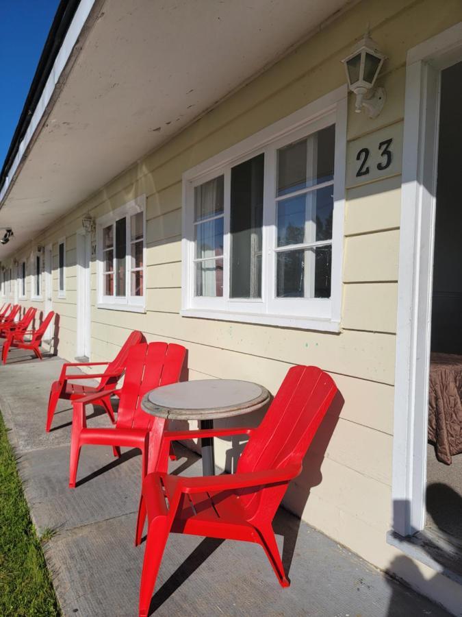 Gateway Motel Gananoque Extérieur photo