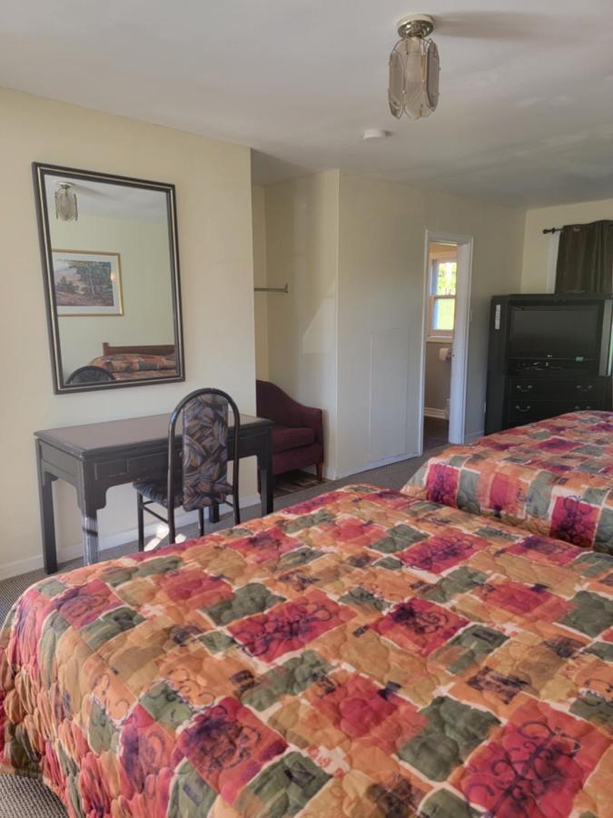 Gateway Motel Gananoque Extérieur photo